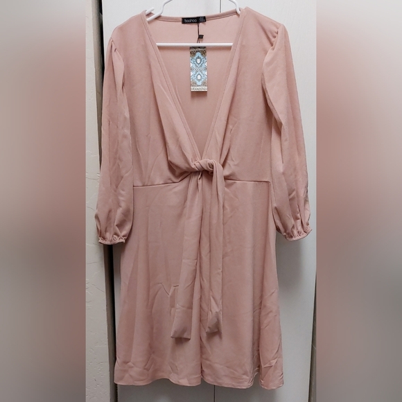 Boohooo NWT Size 16 Blush Pink Skater Dress Boho Girly Date Night Flirty Deep V - Picture 1 of 10